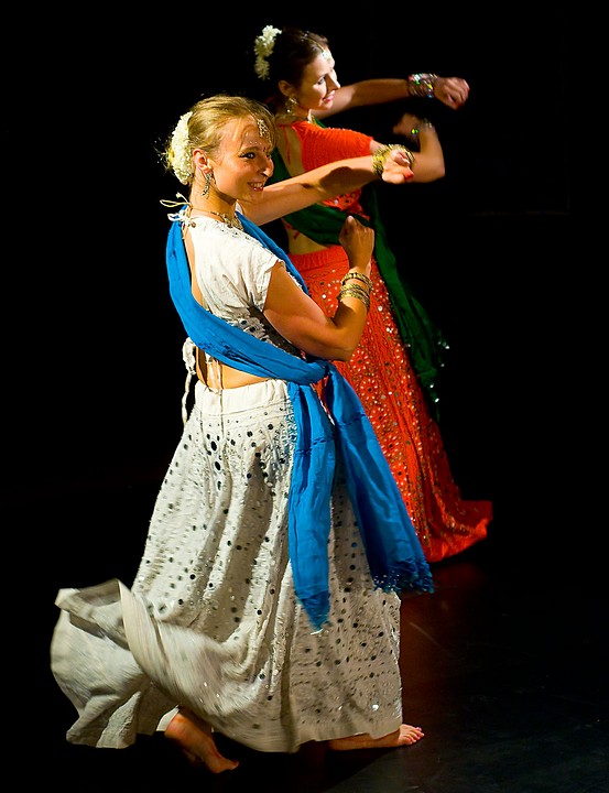 Zespół Mohini, taniec Bollywood (Nrtya Maalaa - Girlanda tańców)